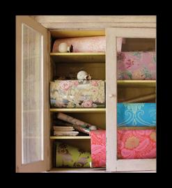 Wallcovering Photo Cabinet